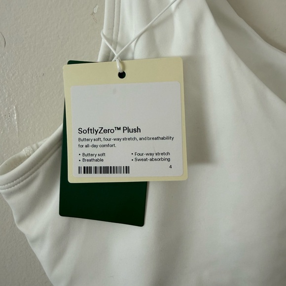 NWT HALARA SoftlyZero White Padded Running Tank Top Womens Size Large Cups D-F - Picture 8 of 12